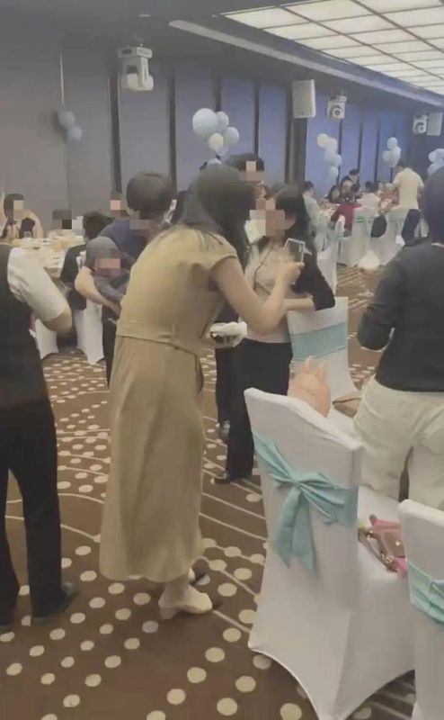 假结婚操作曝光;富家子雇人帮情人落户;最终陷入重婚罪调查。 新闻 假结婚操作曝光;富家子雇人帮情人落户;最终陷入重婚罪调查。 新闻 假结婚操作曝光;富家子雇人帮情人落户;最终陷入重婚罪调查。 新闻