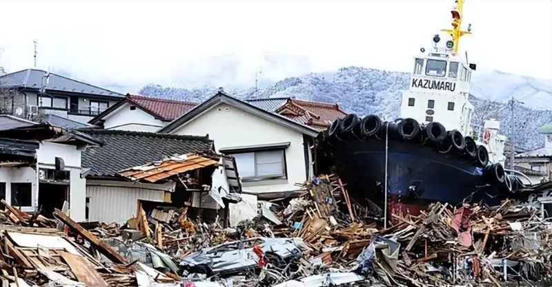  【灾害链式反应深度剖析】日本三重天灾背后的地质密码与应急机制失效 新闻