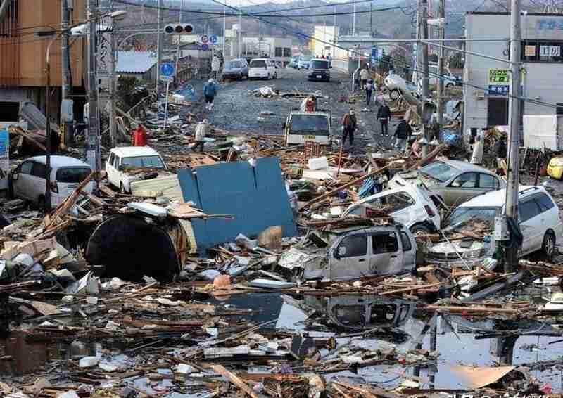  【灾害链式反应深度剖析】日本三重天灾背后的地质密码与应急机制失效 新闻